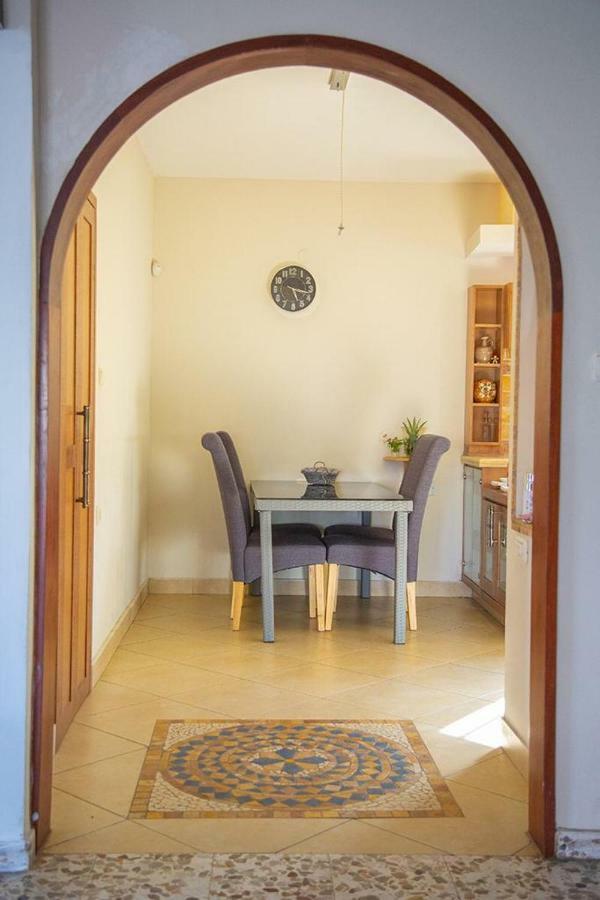 Efroni Villa Guesthouse เอลัต ภายนอก รูปภาพ