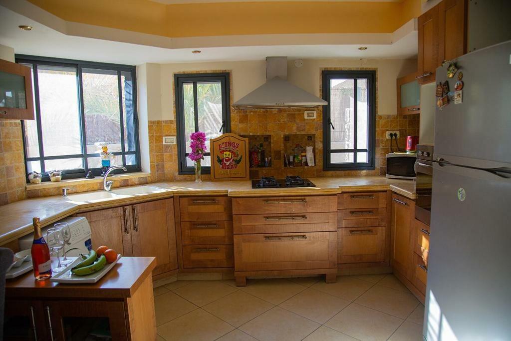 Efroni Villa Guesthouse เอลัต ภายนอก รูปภาพ